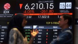 IHSG Ditutup Menguat Seiring Pasar Respon Positif Penurunan Bunga BI
