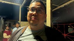 Ketua Bawaslu RI Rahmat Bagja saat memberikan keterangan kepada awak media di TPS 010, Pasaman, Sumatera Barat, Jumat (18/4/2025).