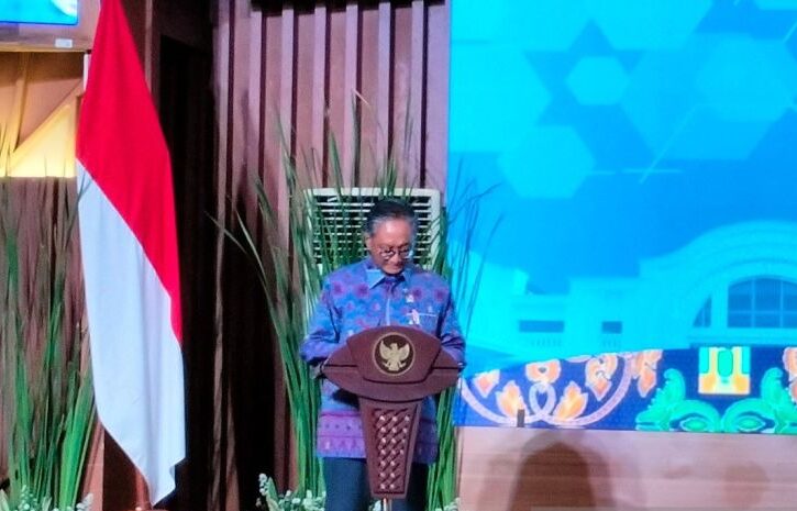 Menteri Pekerjaan Umum (PU) Dody Hanggodo menyampaikan pidato dalam acara dalam Konsultasi Regional Kementerian PU di Jakarta, Jumat (9/5/2025).