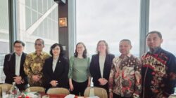 Gubernur Riau Abdul Wahid dan Kepala Bappeda serta Kepala DLHK ketika pertemuan dengan perusahaan penghitungan karbon di Inggris.