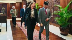 Menteri Luar Negeri RI Sugiono (kanan) menerima kunjungan kehormatan Duta Besar Norwegia untuk Indonesia Rut Kruger Giverin di Jakarta, Rabu (4/6/2025).