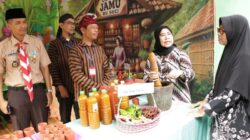 Anggota Komisi VII DPR RI Siti Mukaromah (kedua dari kanan) menghadiri Grand Launching Kampung Kauman Heritage, di Banyumas, Jawa Tengah