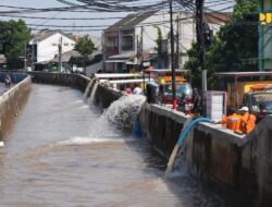 Menteri PU Respon Cepat Banjir Jabodetabek, Kerahkan Pompa Mobile di 14 Titik