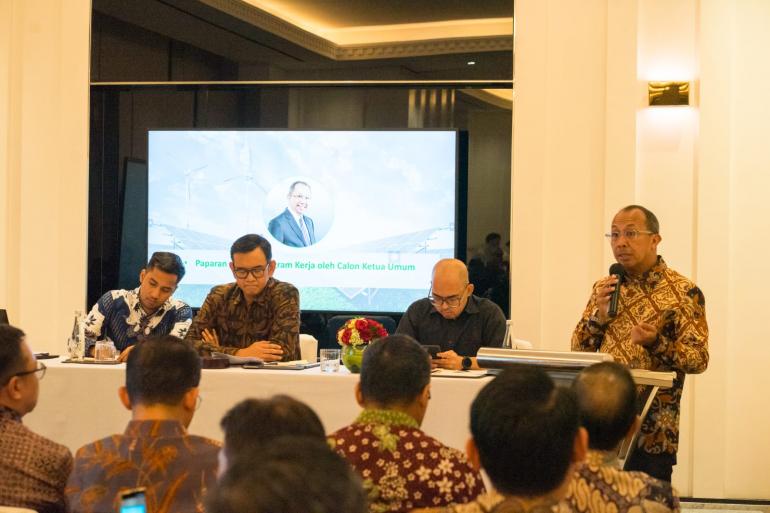 Musyawarah Nasional (Munas) Asosiasi Produsen Listrik Swasta Indonesia (APLSI) resmi menetapkan Eka Satria sebagai Ketua Umum dan Bobby Gafur Umar sebagai Ketua Badan Pengawas periode 2025-2029