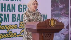Asisten Deputi Peningkatan Kapasitas Masyarakat, Kementerian Pariwisata Ika Kusuma Permana Sari menyampaikan sambutan dalam pelatihan pariwisata ramah lingkungan bagi pelaku UMKM dari tiga desa wisata di Kabupaten Langkat, Sumatera Utara, pada Rabu (21/8/2025)