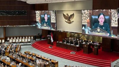 Ketua DPR RI Puan Maharani saat memimpin rapat paripurna di kompleks parlemen, Jakarta, Selasa (23/9/2025).