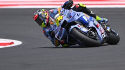 Pembalap BK8 Gresini Racing MotoGP Fermin Aldeguer memacu kecepatan sepeda motornya dalam sesi kualifikasi Q2 MotoGP Indonesia 2025 di Sirkuit Internasional Pertamina Mandalika, Lombok Tengah, Nusa Tenggara Barat, Sabtu (4/10/2025). Fermin Aldeguer berhasil meraih posisi kedua dalam starting grid setelah menjadi terbaik kedua dalam sesi kualifikasi Q2 setelah pembalap Aprilia Racing Marco Bezzecchi yang meraih pole position.