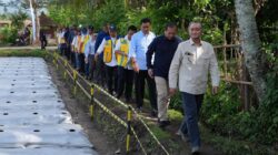 Menteri PU Dody Hanggodo saat meninjau rehabilitasi DI Sesaot di Kabupaten Lombok Barat Provinsi Nusa Tenggara Barat (NTB) pada Minggu (19/10/2025).
