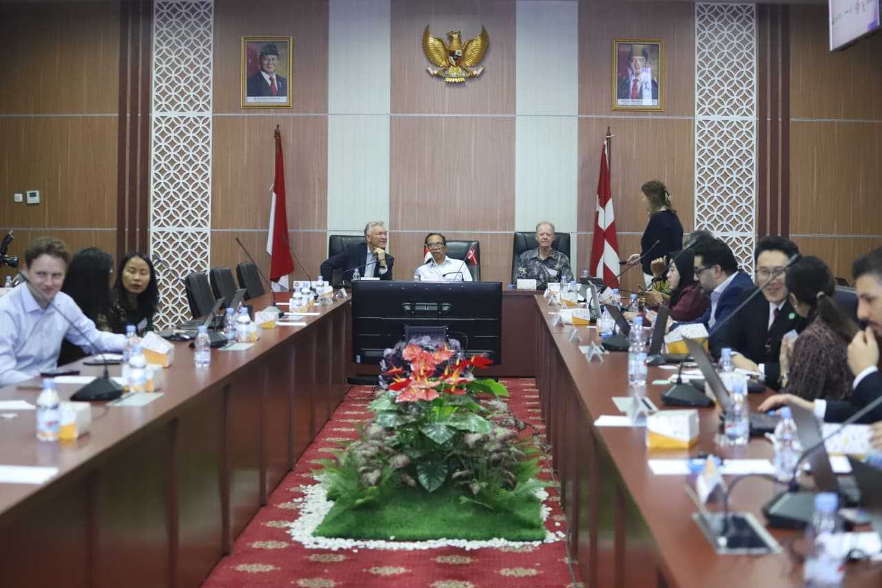 Lokakarya bertajuk “Workshop on Halal in Logistics/Supply Chain Management and Packaging Materials” yang digelar oleh Badan Penyelenggara Jaminan Produk Halal (BPJPH) bersama Kedutaan Besar Denmark di Jakarta, 9-10 Desember 2025