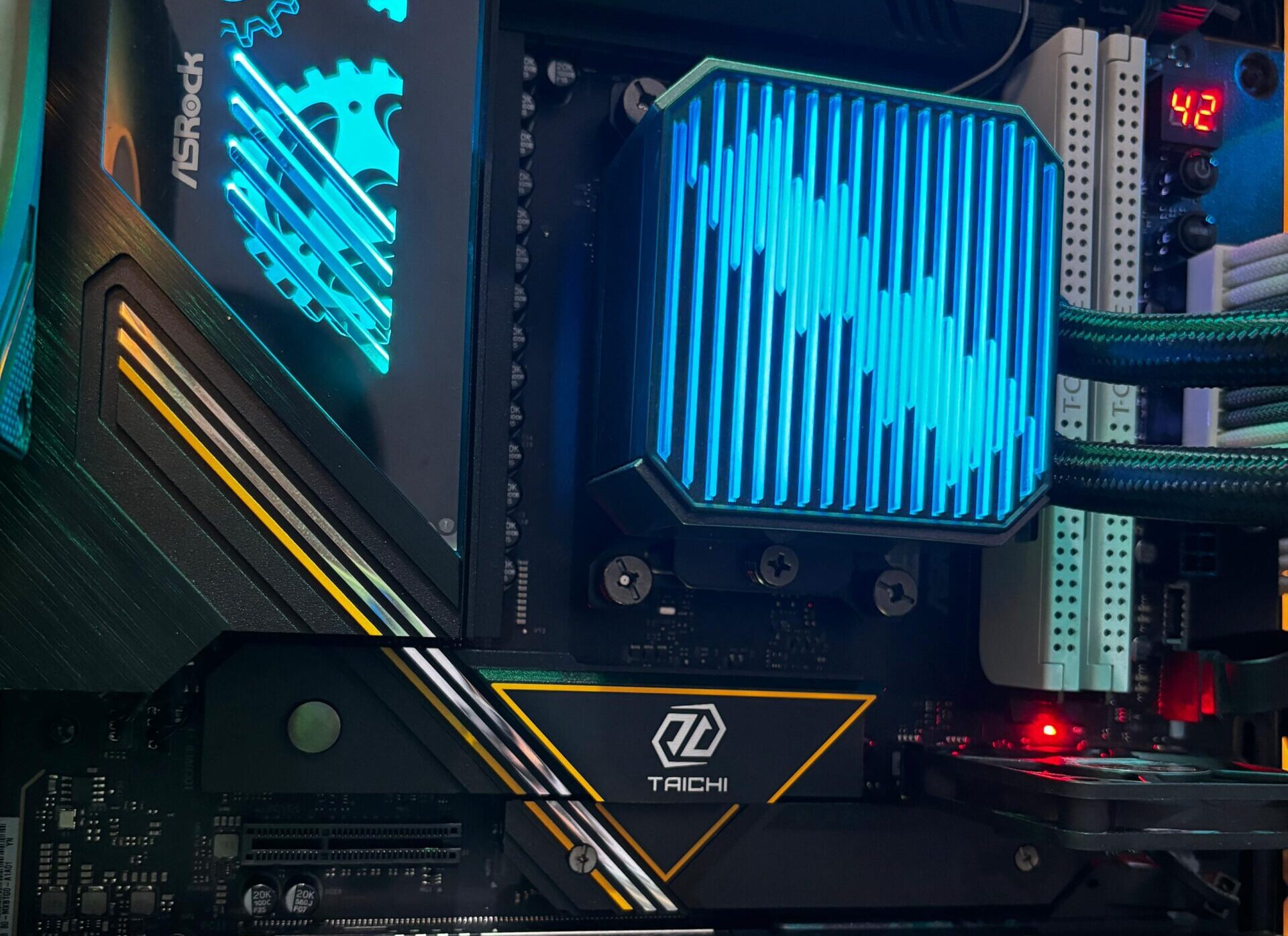 ASRock X870E Taichi OCF