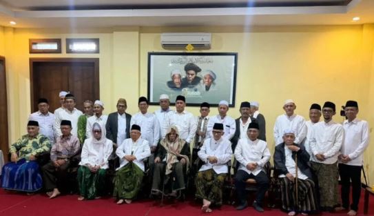 Pertemuan kiai sepuh dan mustasyar PBNU untuk rekonsiliasi Ketua Umum PBNU Yahya Cholil Staquf dan Rais Aam Miftachul Akhyar di Pesantren Lirboyo, Kediri, Jawa Timur, Kamis (25/12/2025).